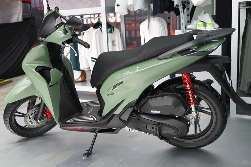 "Vua xe ga" Honda SH 160i 2026 bản cao cấp nhất về Việt Nam: Gi&aacute; hơn 104 triệu, c&oacute; một n&acirc;ng cấp si&ecirc;u "đ&aacute;ng tiền"- Ảnh 1.