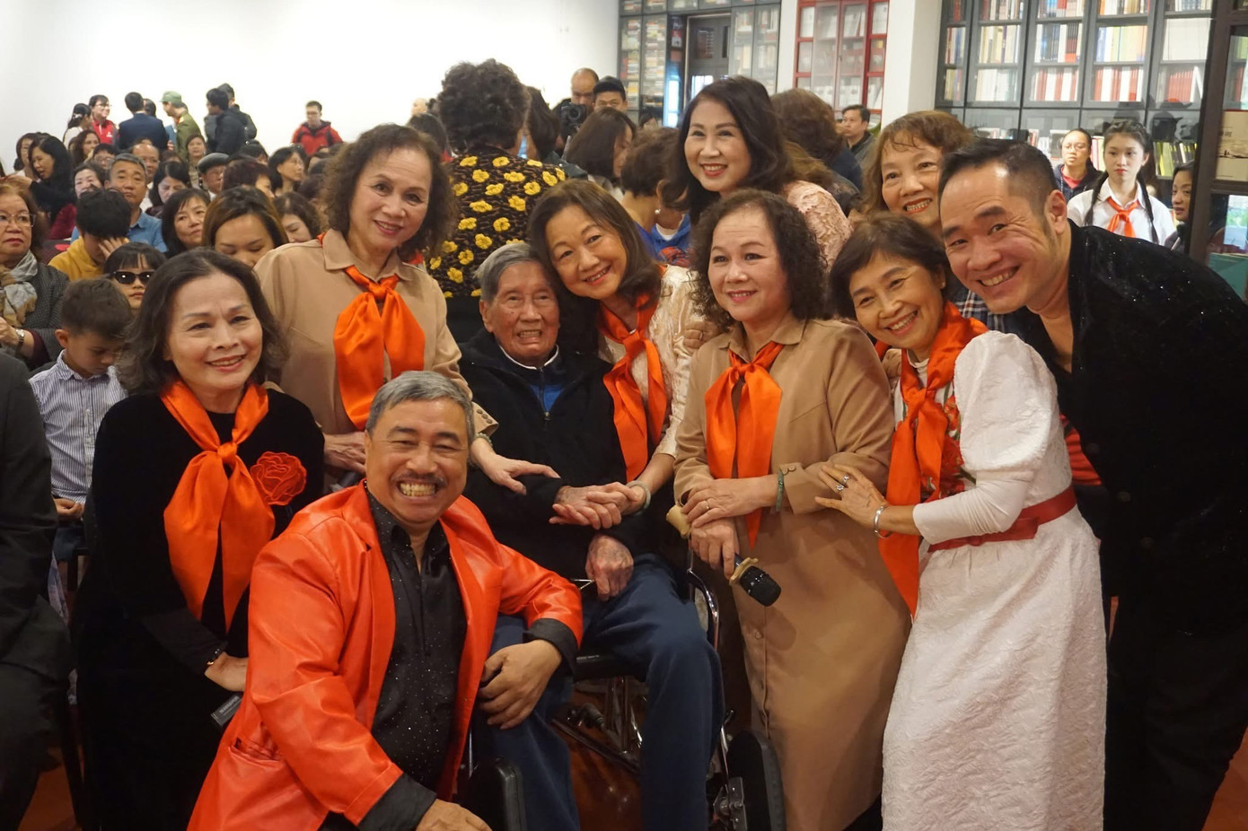 Cựu Chủ tịch Hội &Acirc;m nhạc H&agrave; Nội sở hữu kho nhạc cả nước thuộc l&ograve;ng, tuổi 97 chỉ c&oacute; thể giao tiếp bằng mắt- Ảnh 5.