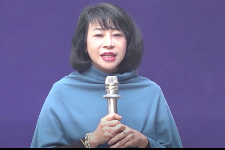 C&acirc;u hỏi "sao mẹ kh&ocirc;ng hỏi con l&agrave;m sao đạt 9,75 điểm" khiến phụ huynh sững người- Ảnh 1.