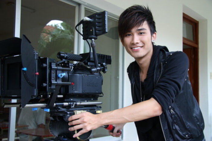 "Ho&agrave;ng tử lai" Vbiz từng l&agrave; Ủy vi&ecirc;n được cả nước nhớ mặt, 20 năm vẫn đẹp trai s&aacute;ng ngời- Ảnh 3.