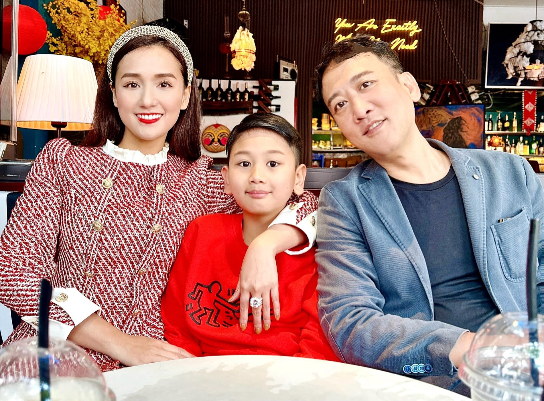 Nữ diễn vi&ecirc;n gi&agrave;u bậc nhất miền Bắc: 40 tuổi cực xinh đẹp, sở hữu chuỗi si&ecirc;u thị, th&iacute;ch chơi kim cương- Ảnh 3.