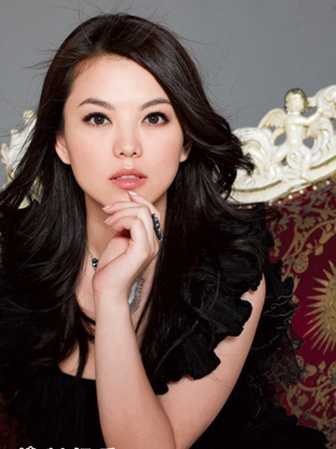 "Cấm cửa" MC gi&agrave;u nhất showbiz sở hữu khối t&agrave;i sản 188 ngh&igrave;n tỷ v&agrave; hơn 70 căn nh&agrave;- Ảnh 2.