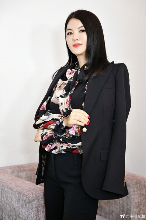 "Cấm cửa" MC gi&agrave;u nhất showbiz sở hữu khối t&agrave;i sản 188 ngh&igrave;n tỷ v&agrave; hơn 70 căn nh&agrave;- Ảnh 1.