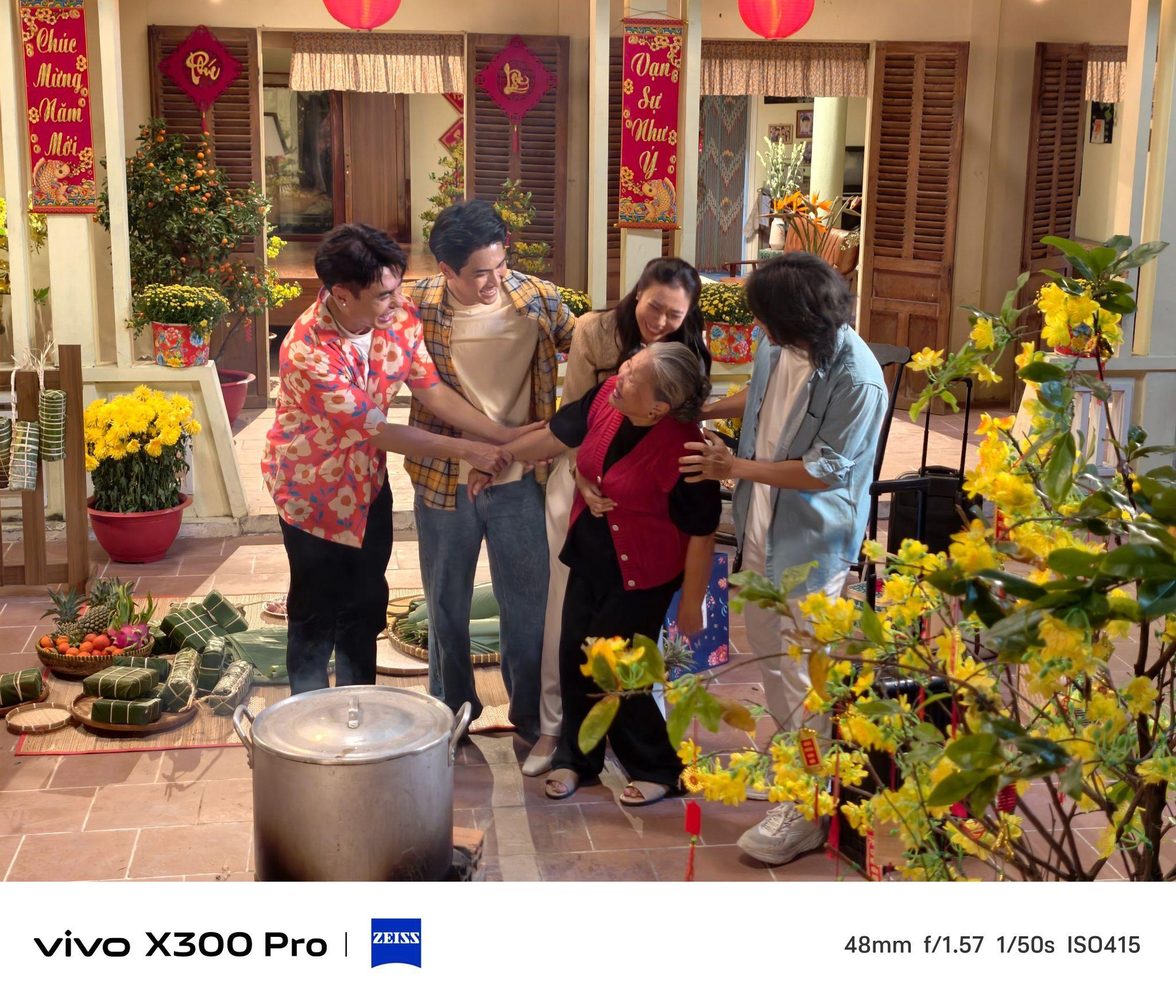 &ldquo;C&ugrave;ng vivo gọi Tết về&rdquo; - C&uacute; bắt tay đạo diễn &ldquo;trăm tỷ&rdquo; V&otilde; Thanh H&ograve;a v&agrave; sức mạnh quay chụp của X300 Pro- Ảnh 6.