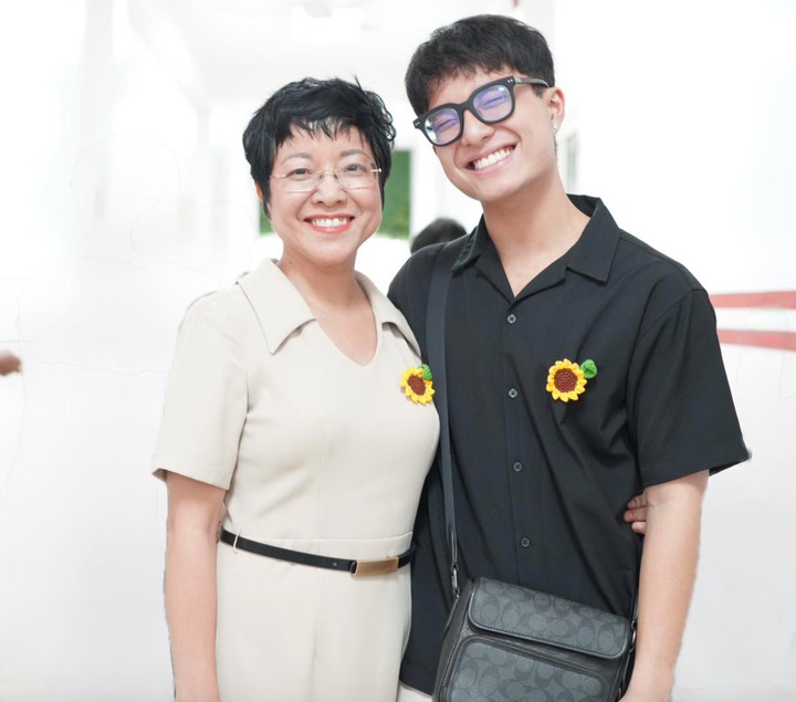 Nữ MC duy nhất của T&aacute;o Qu&acirc;n: Từng l&agrave; ca sĩ, U60 sống b&igrave;nh y&ecirc;n b&ecirc;n con trai- Ảnh 3.