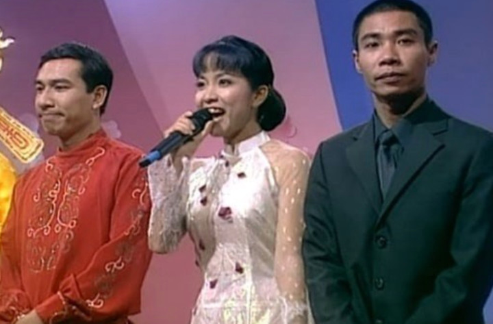 Nữ MC duy nhất của T&aacute;o Qu&acirc;n: Từng l&agrave; ca sĩ, U60 sống b&igrave;nh y&ecirc;n b&ecirc;n con trai- Ảnh 1.