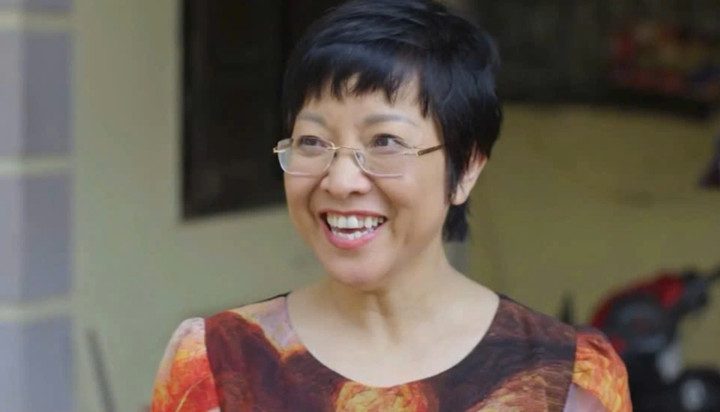 Nữ MC duy nhất của T&aacute;o Qu&acirc;n: Từng l&agrave; ca sĩ, U60 sống b&igrave;nh y&ecirc;n b&ecirc;n con trai- Ảnh 2.