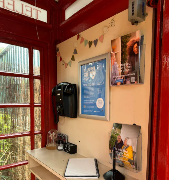 Chuyện chưa kể về bốt điện thoại lạ kỳ bậc nhất thế giới- Ảnh 3.