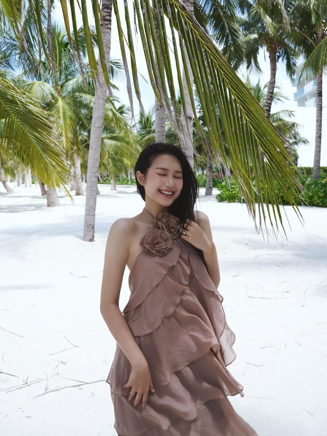 Tiểu thư H&agrave; th&agrave;nh kh&ocirc;ng ph&ocirc; trương đồ hiệu, chỉ m&ecirc; local brand: Đố ai t&igrave;m được 1 lần mặc xấu- Ảnh 8.