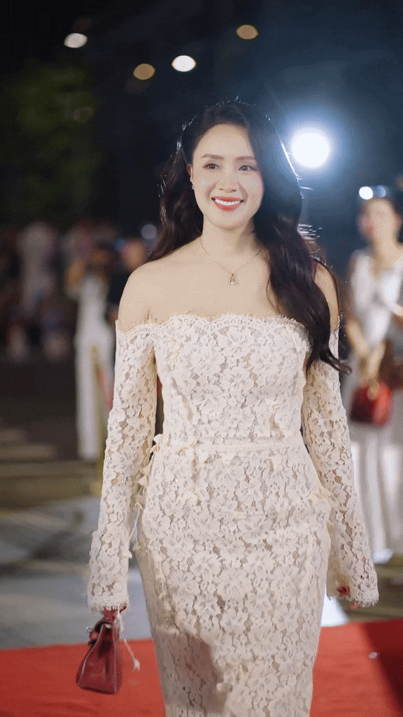 Mỹ nh&acirc;n được cả showbiz n&acirc;ng niu như b&aacute;u vật, 42 tuổi vẫn l&agrave; 