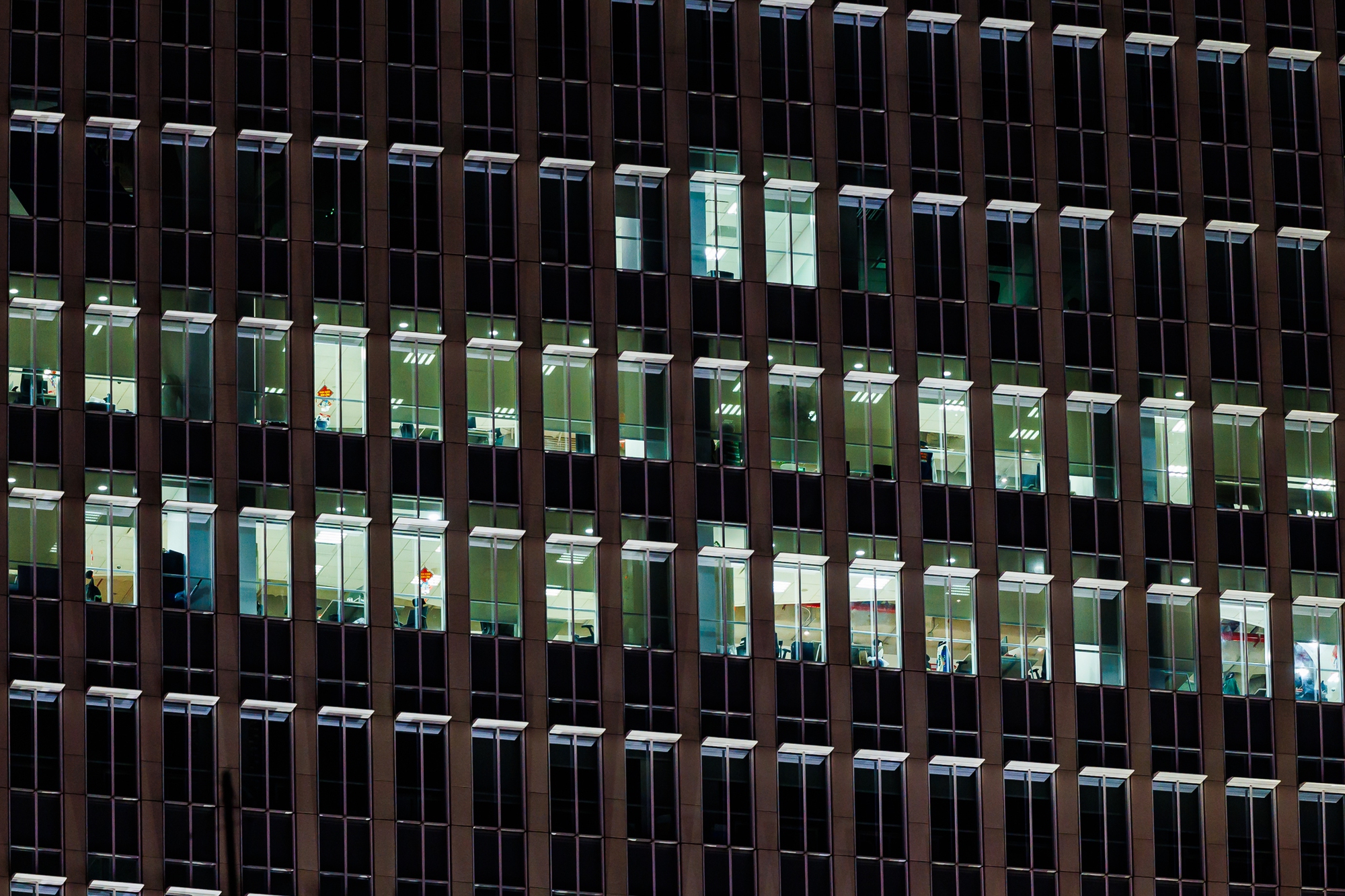 VIDEO: Sau 20h30 c&aacute;c t&ograve;a nh&agrave; văn ph&ograve;ng Viettel, VPbank, JP Morgan vẫn s&aacute;ng đ&egrave;n, nh&acirc;n vi&ecirc;n TP.HCM tăng ca đến 2-3 giờ s&aacute;ng- Ảnh 6.