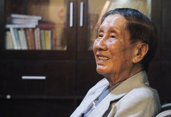 Cựu Chủ tịch Hội &Acirc;m nhạc H&agrave; Nội sở hữu kho nhạc cả nước thuộc l&ograve;ng, tuổi 97 chỉ c&oacute; thể giao tiếp bằng mắt- Ảnh 2.