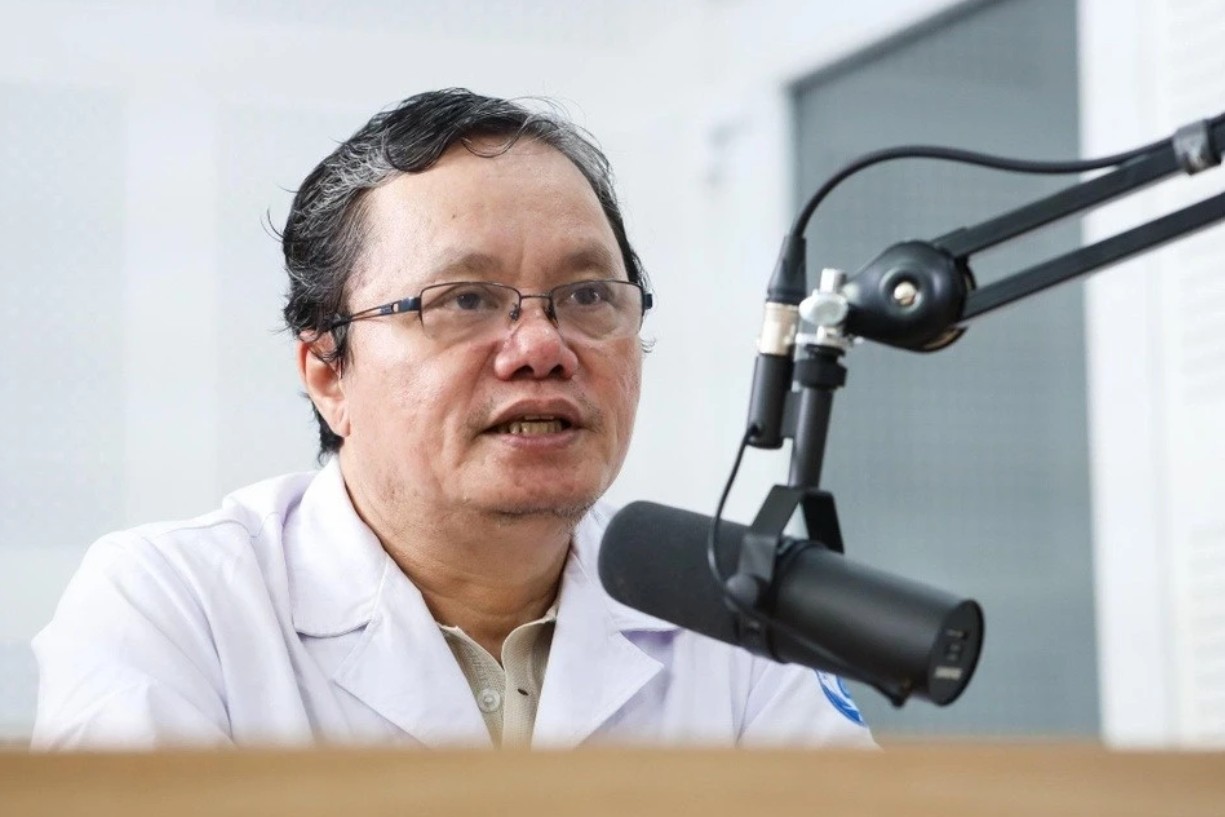 B&aacute;c sĩ Trương Hữu Khanh giải đ&aacute;p tin vaccine Pfizer v&agrave; Moder g&acirc;y ung thư- Ảnh 1.