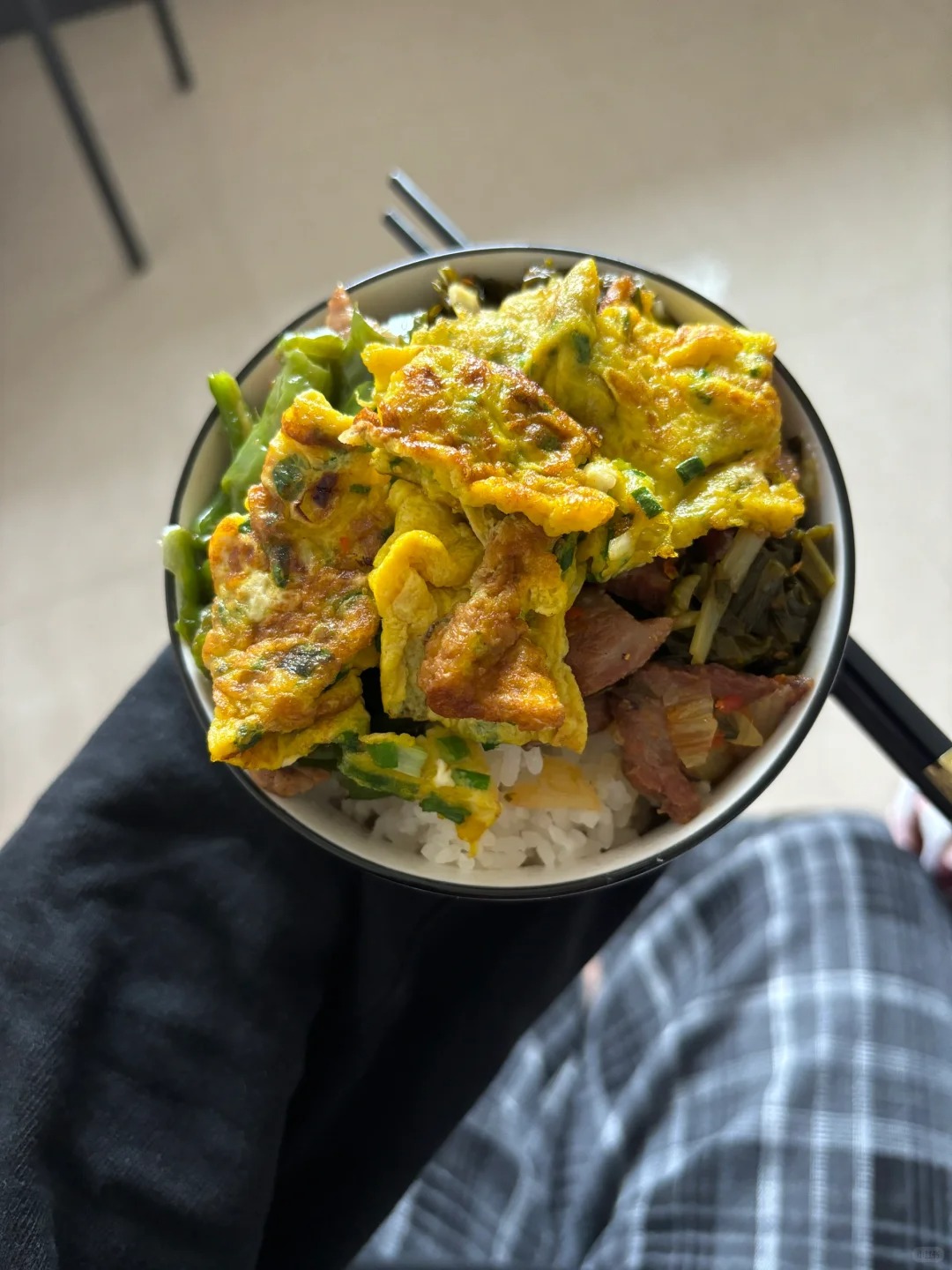 Ti&ecirc;u d&ugrave;ng c&agrave;ng tiện, người ta c&agrave;ng quay về c&aacute;ch sống của bố mẹ - v&igrave; tiền kh&ocirc;ng chịu nổi nữa- Ảnh 1.