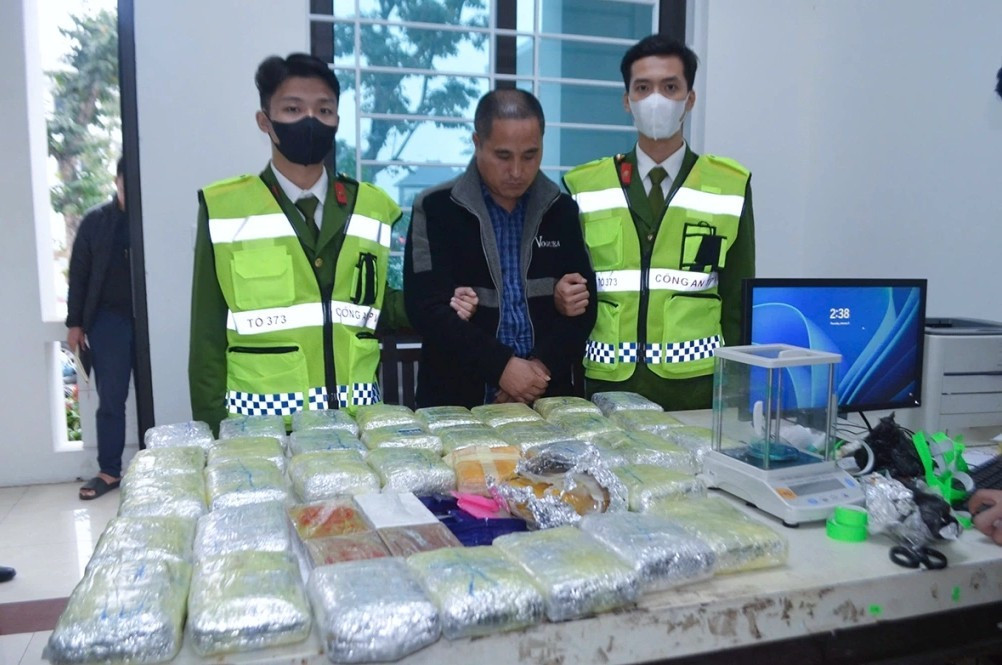 Cựu chủ tịch xã 'lạc lối' vì nhận ship 22kg ma túy- Ảnh 2.