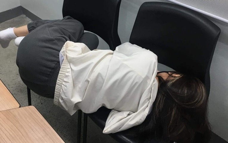 Xưa từng ước lương 10 triệu l&agrave; gi&agrave;u, giờ lương 30 triệu vẫn chẳng thấy kh&aacute; hơn- Ảnh 1.