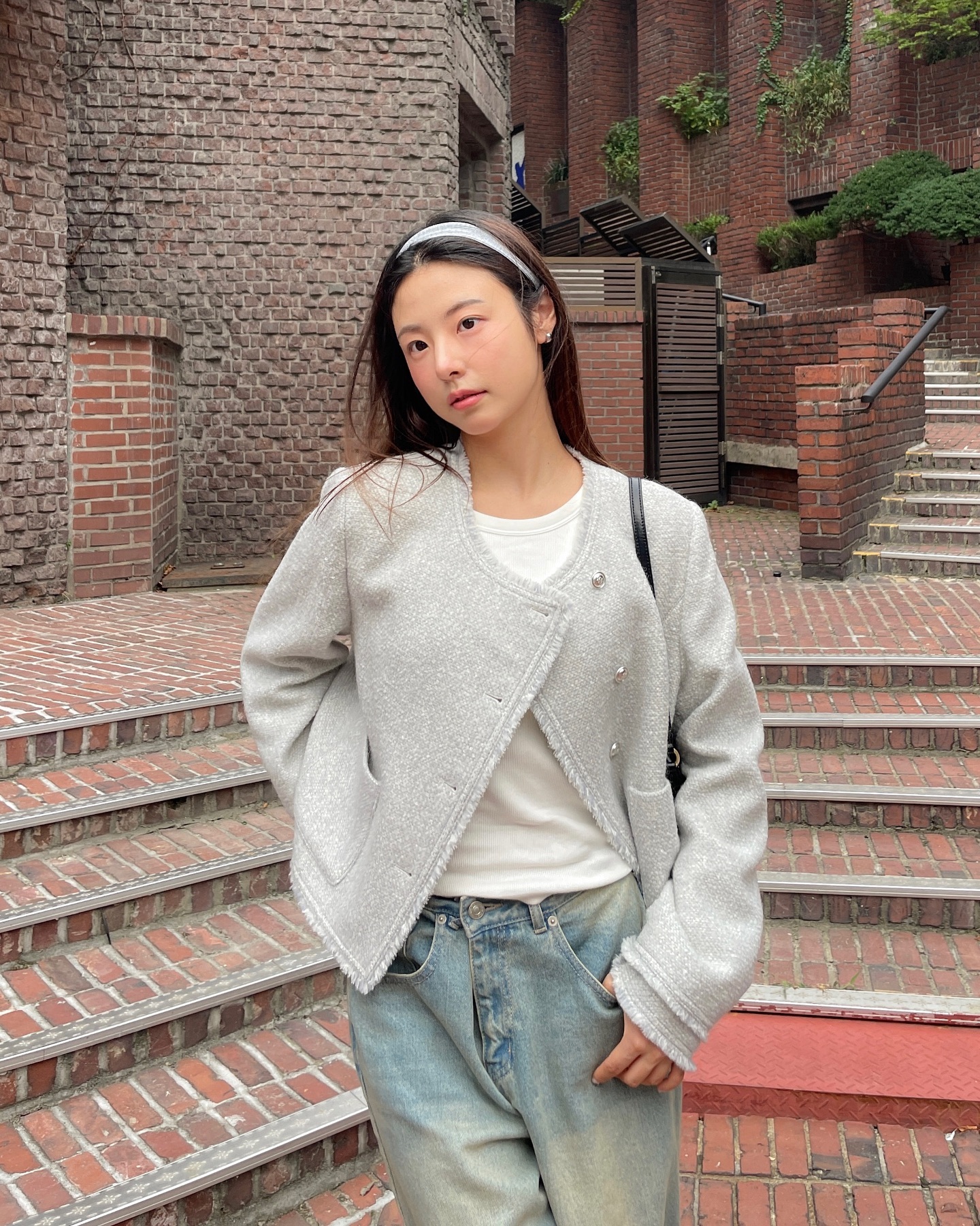 &Aacute;o kho&aacute;c diện Tết 2026: S&aacute;ng suốt nhất l&agrave; sắm 4 kiểu d&aacute;ng ngắn vừa trẻ vừa hack chiều cao- Ảnh 4.