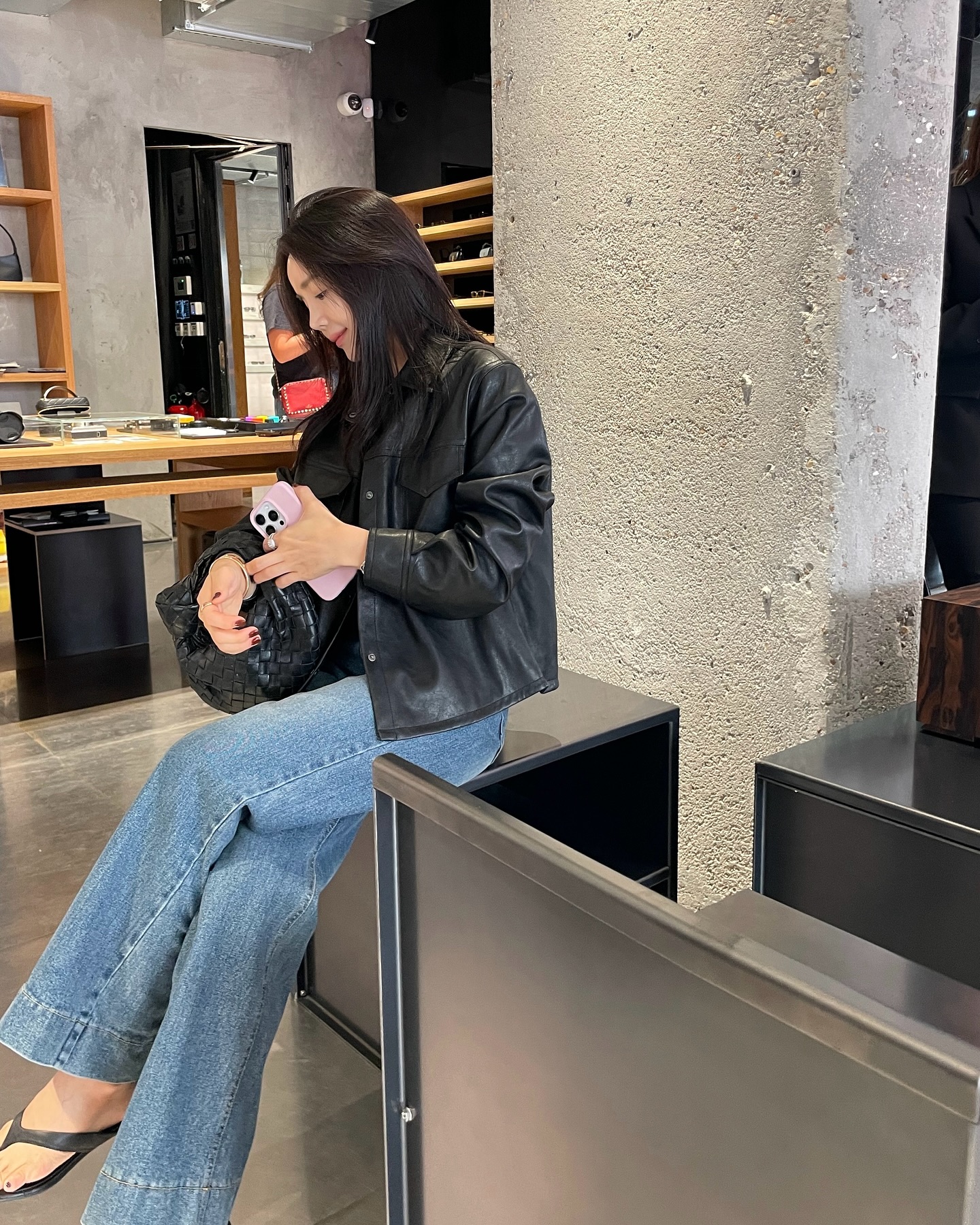 &Aacute;o kho&aacute;c diện Tết 2026: S&aacute;ng suốt nhất l&agrave; sắm 4 kiểu d&aacute;ng ngắn vừa trẻ vừa hack chiều cao- Ảnh 6.