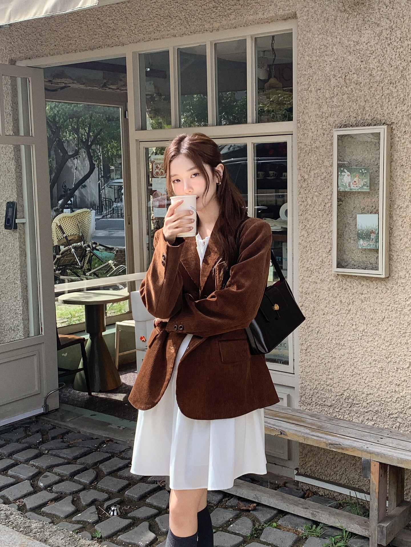 &Aacute;o kho&aacute;c diện Tết 2026: S&aacute;ng suốt nhất l&agrave; sắm 4 kiểu d&aacute;ng ngắn vừa trẻ vừa hack chiều cao- Ảnh 10.