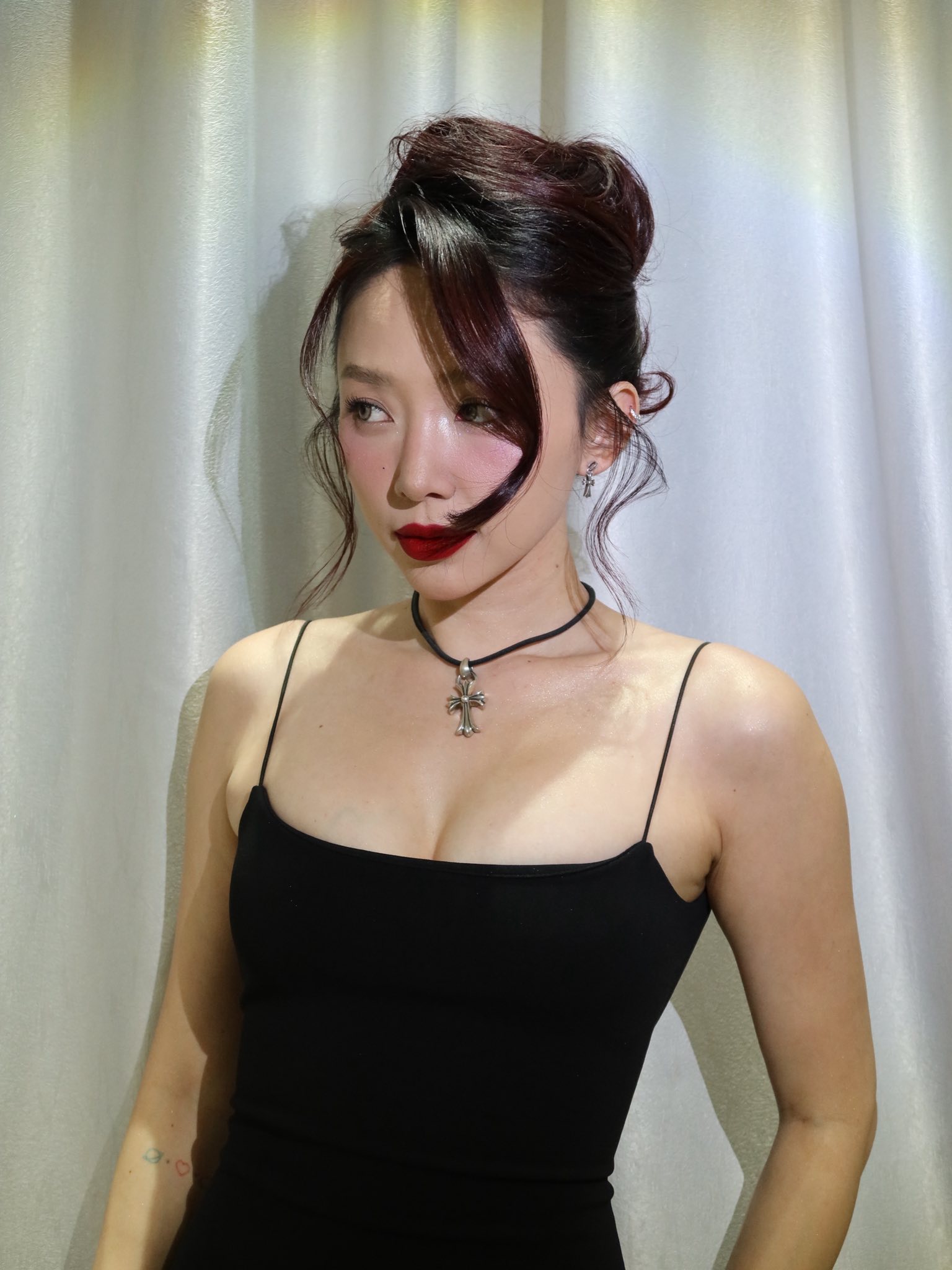 Mẹ T&oacute;c Ti&ecirc;n kh&ocirc;ng chấp nhận, căng thẳng với Touliver- Ảnh 1.