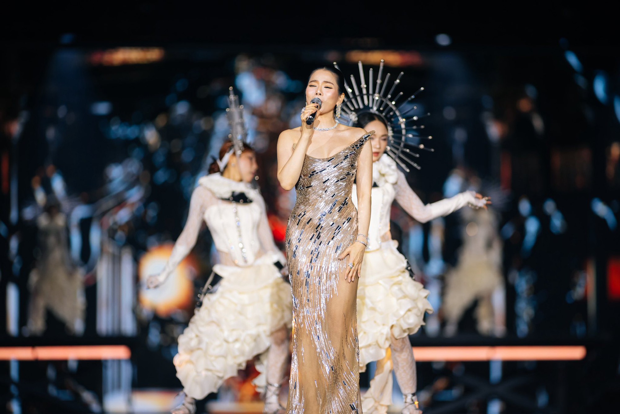 Điều tiếc nuối của NSND Tự Long về Lệ Quyên- Ảnh 4.