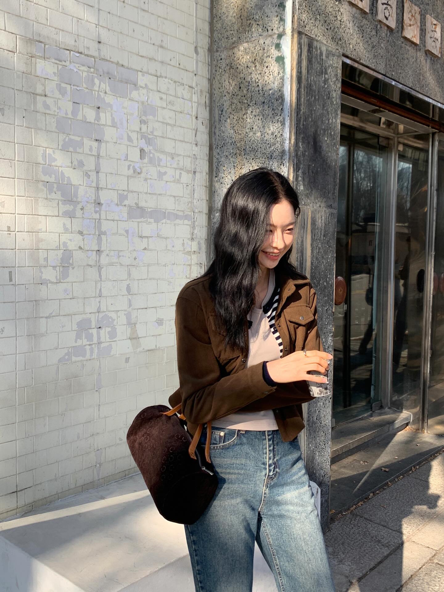 &Aacute;o kho&aacute;c diện Tết 2026: S&aacute;ng suốt nhất l&agrave; sắm 4 kiểu d&aacute;ng ngắn vừa trẻ vừa hack chiều cao- Ảnh 8.