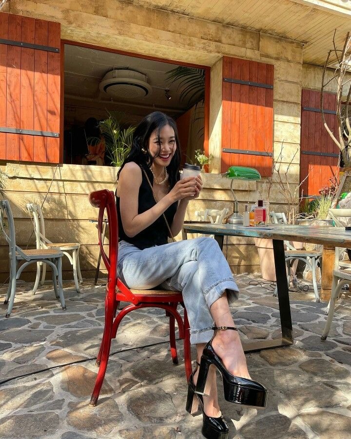 Mỹ nh&acirc;n 19 năm kh&ocirc;ng c&oacute; đối thủ v&igrave; nụ cười tuyệt phẩm nh&acirc;n gian: U40 vẫn l&agrave; s&aacute;ch mẫu thời trang cho g&aacute;i 18- Ảnh 14.