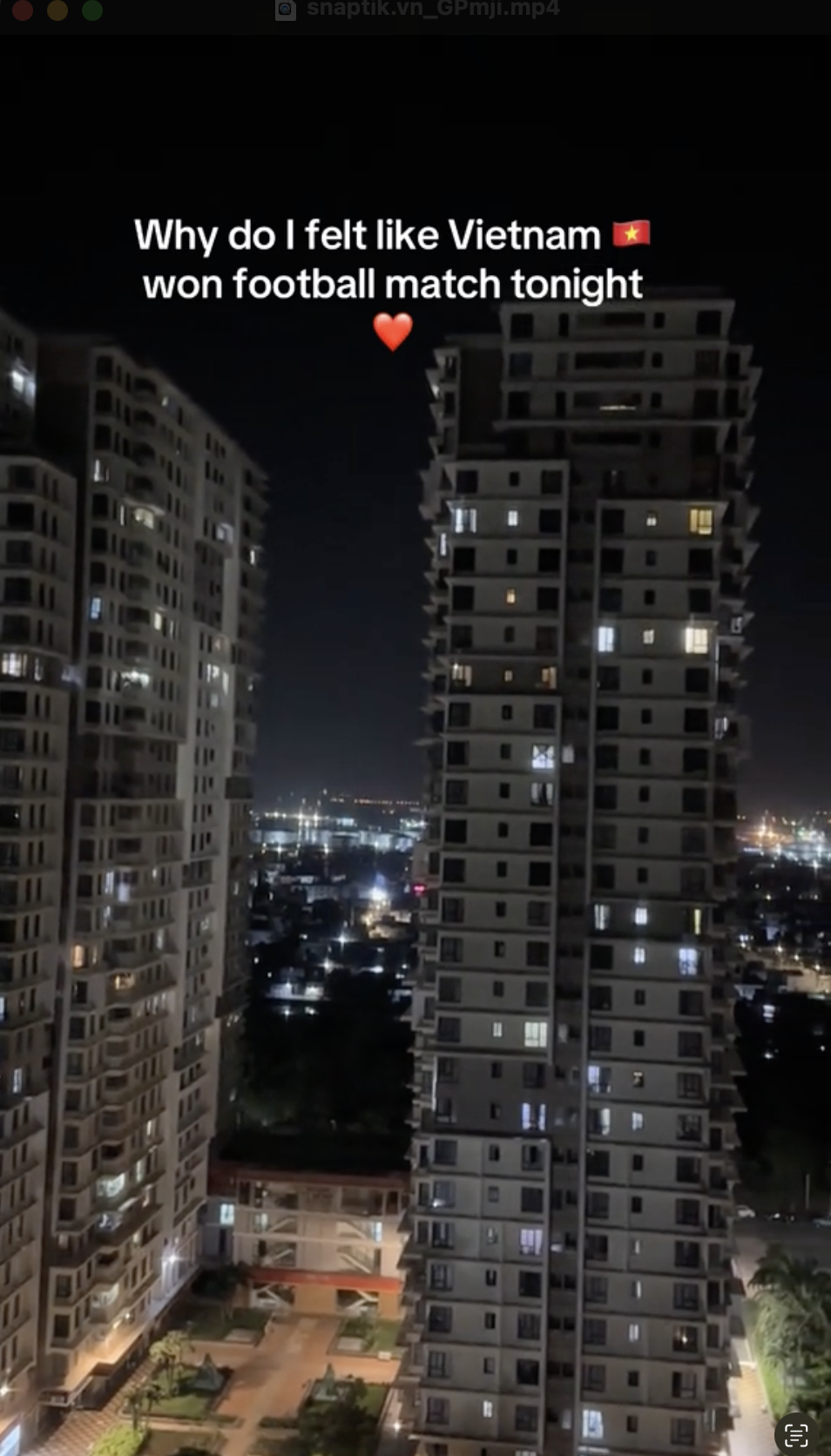 Cảnh tượng các toà chung cư sau chiến thắng của U23 Việt Nam khiến vị khách ngoại quốc ngơ ngác- Ảnh 1. Cảnh tượng các toà chung cư sau chiến thắng của U23 Việt Nam khiến vị khách ngoại quốc ngơ ngác- Ảnh 1.