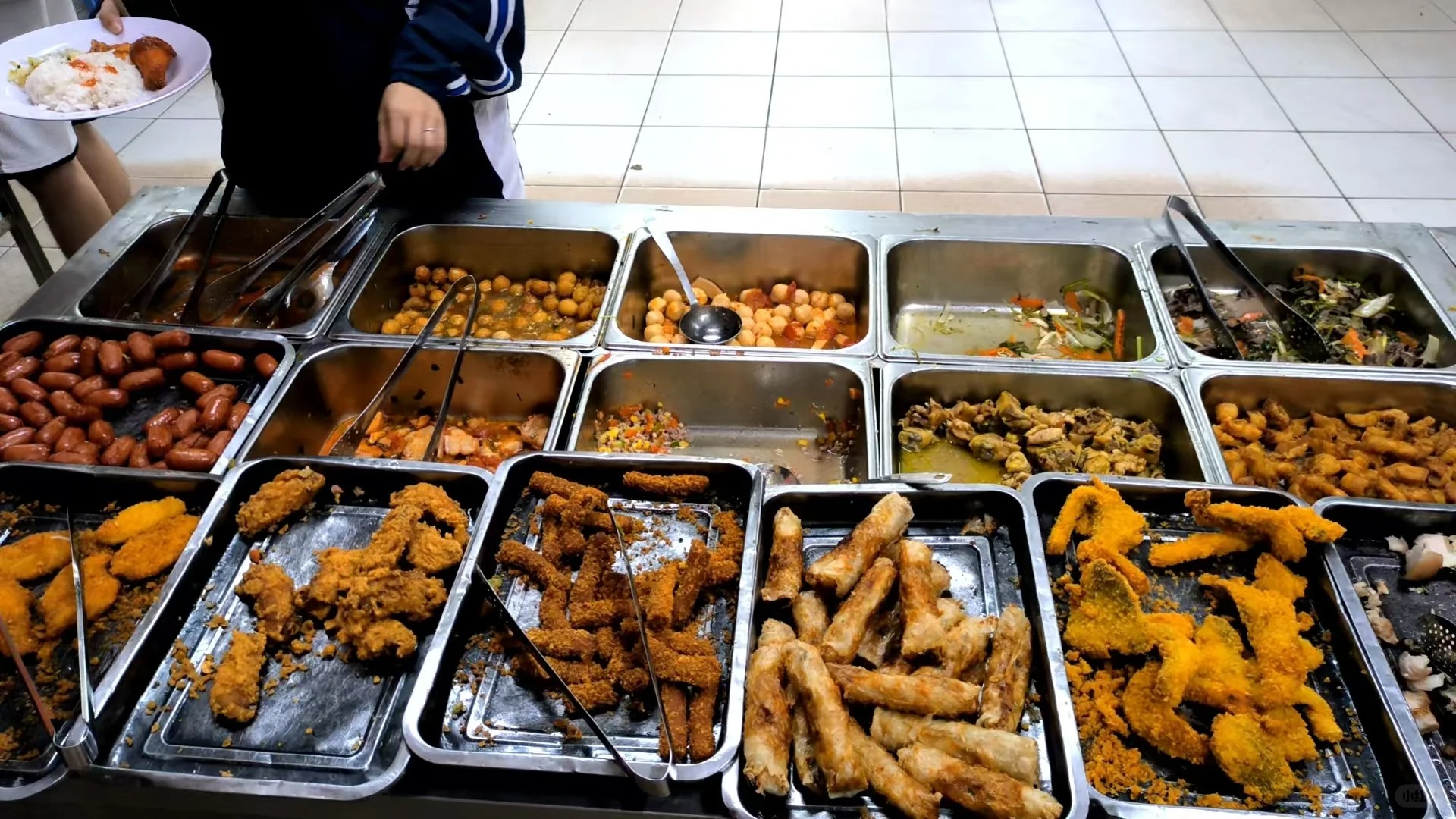 Suất cơm 30.000 đồng ở canteen ĐHQG H&agrave; Nội c&oacute; g&igrave; m&agrave; khiến DHS Trung Quốc phải l&ecirc;n b&agrave;i đề xuất?- Ảnh 1.