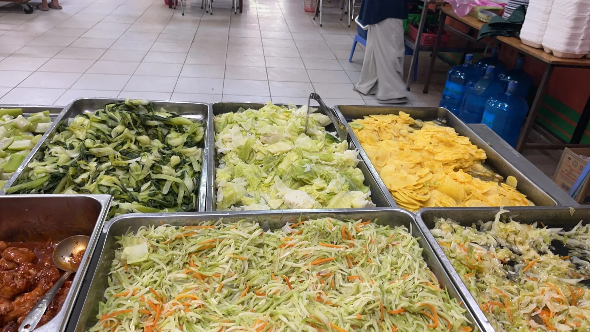 Suất cơm 30.000 đồng ở canteen ĐHQG H&agrave; Nội c&oacute; g&igrave; m&agrave; khiến DHS Trung Quốc phải l&ecirc;n b&agrave;i đề xuất?- Ảnh 2.