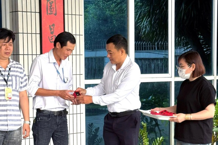 Thực hư một doanh nghiệp ở Đồng Tháp thưởng Tết bằng vàng cho 1.000 công nhân?- Ảnh 1.