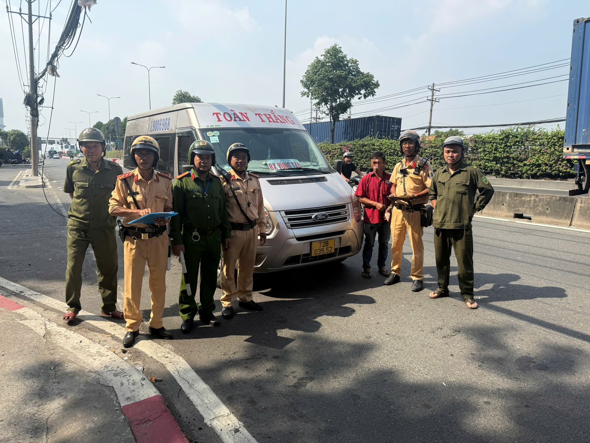 CSGT trích xuất camera buồng lái để xử phạt, tài xế hết đường chối cãi- Ảnh 2.