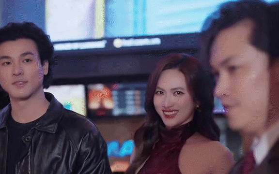 Phương Anh Đ&agrave;o đi&ecirc;n thật rồi!