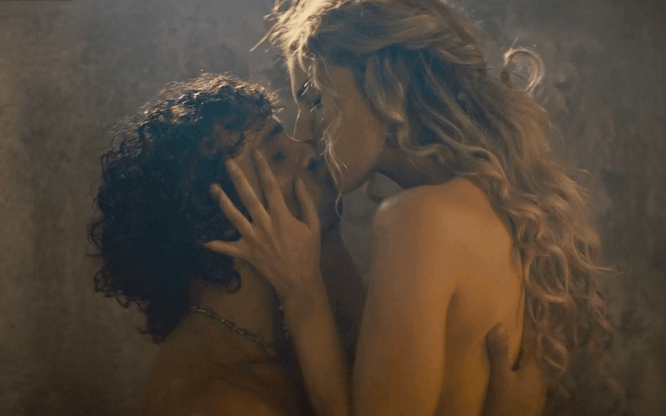 Phim 18+ cấm xem chỗ đ&ocirc;ng người: Kết nổ mắt 2 mỹ nh&acirc;n si&ecirc;u bốc lửa, ai sợ th&igrave; đi về