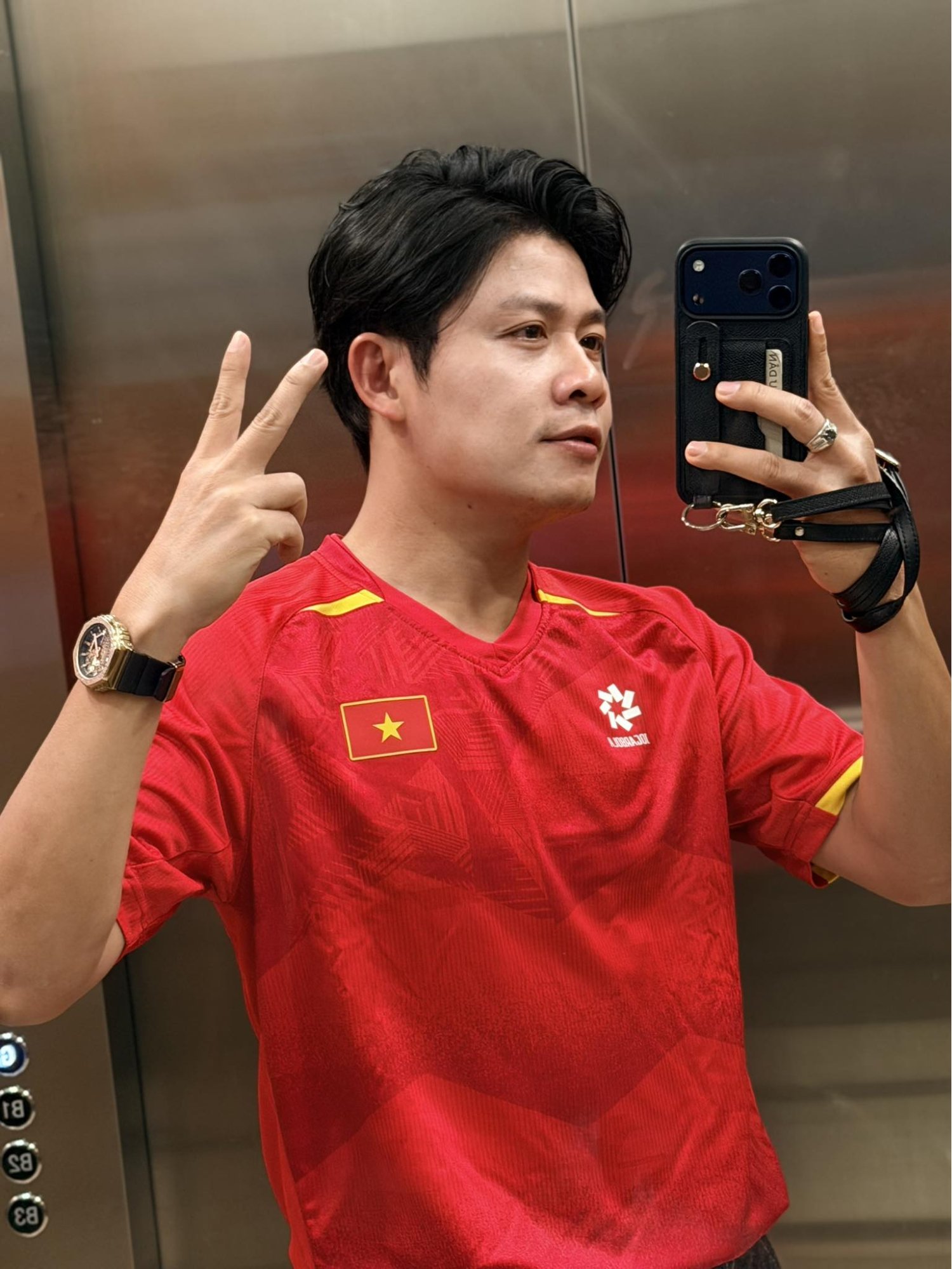 Cả MXH &ldquo;xuất khẩu th&agrave;nh thơ&rdquo; v&igrave; Đ&igrave;nh Bắc sau chiến chiến thắng lịch sử của U23 Việt Nam- Ảnh 8.