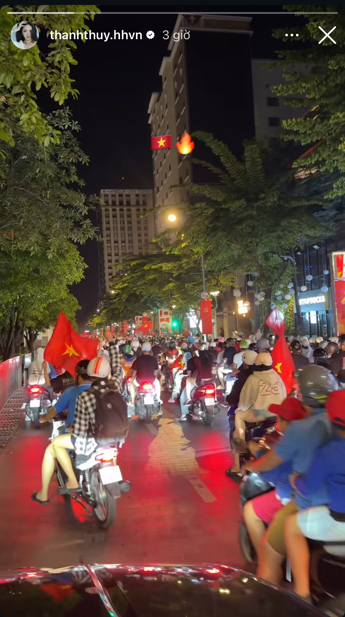 Trấn Th&agrave;nh, Ho&agrave; Minzy v&agrave; d&agrave;n sao Việt vỡ o&agrave; trước chiến thắng của U23 Việt Nam- Ảnh 9.