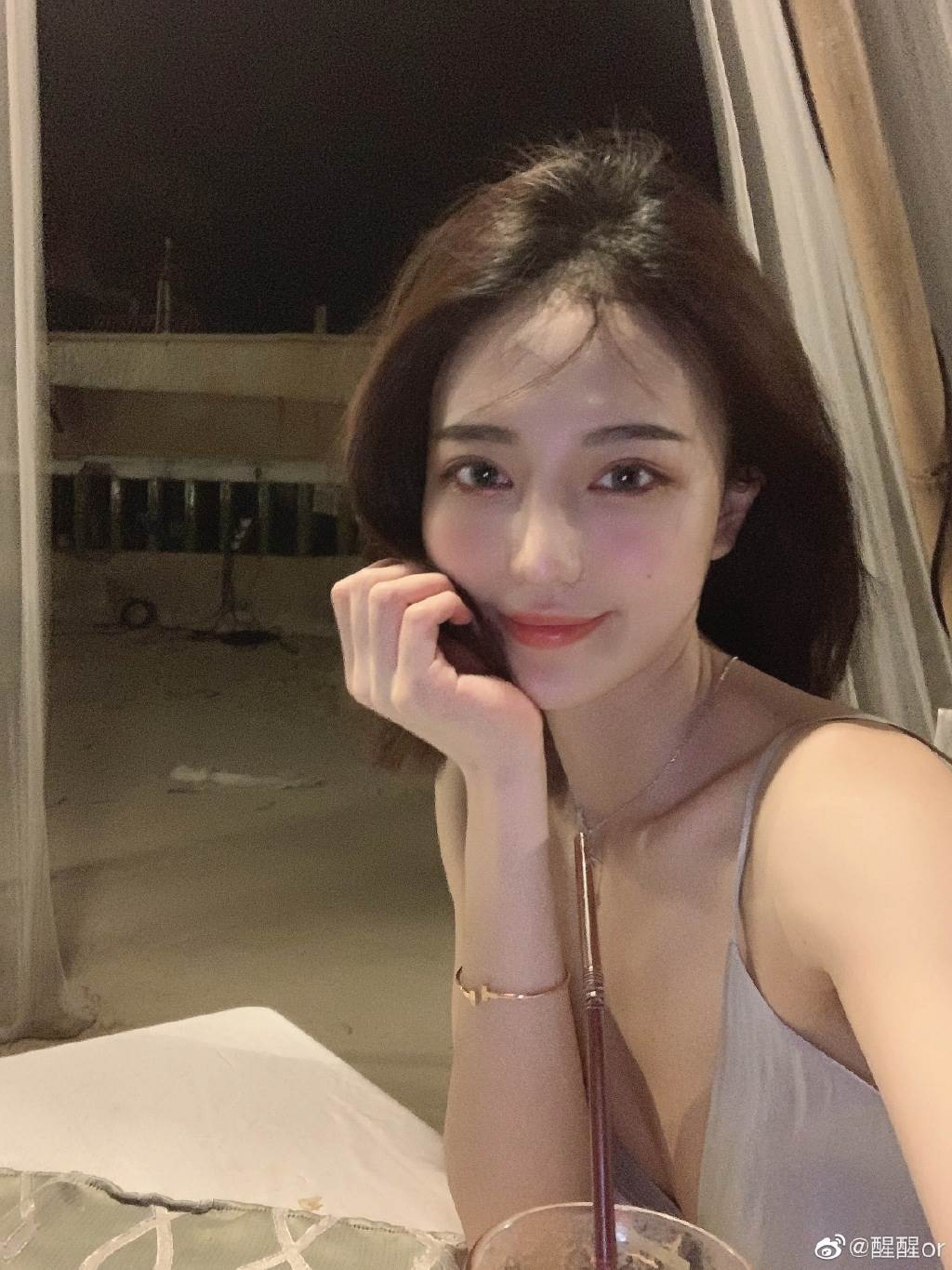 CEO P. tung PowerPoint dài 65 trang "bóc phốt" bạn gái bắt cá hai tay, lén đính hôn với con trai tỷ phú- Ảnh 6.