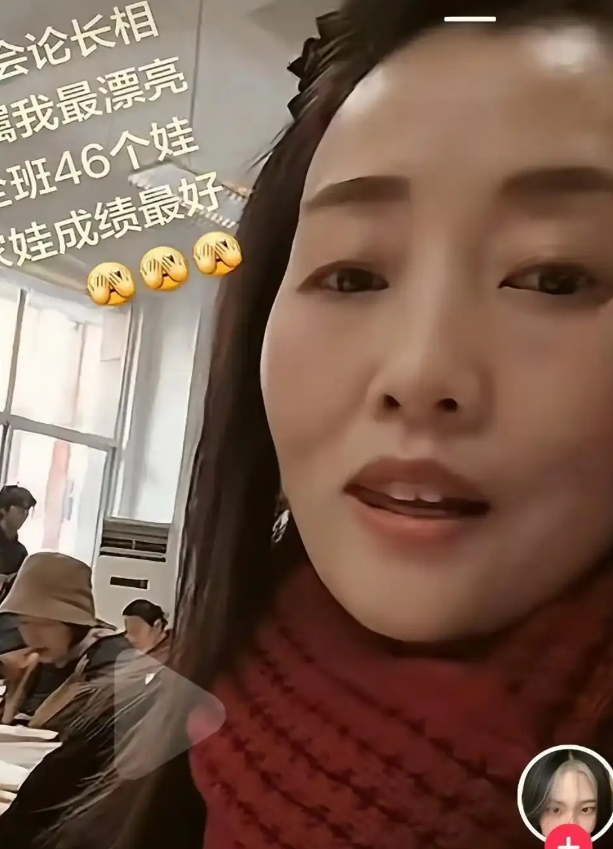 Đi họp phụ huynh cho con, 1 người mẹ quay video ch&ecirc; hết người n&agrave;y đến người kia xấu rồi thẹn đỏ mặt v&igrave; lộ điều n&agrave;y!- Ảnh 2.