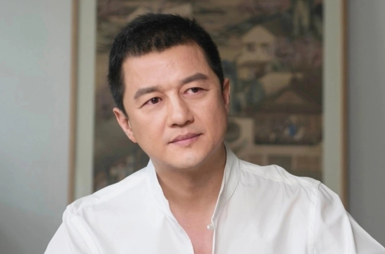 Nhiều năm bị mỉa mai, 1 nam diễn vi&ecirc;n bỗng khiến cả nước nể phục v&agrave;o đầu năm 2026: Nh&igrave;n lại mới thấy, anh đ&uacute;ng l&agrave; &ocirc;ng bố tốt!- Ảnh 1.