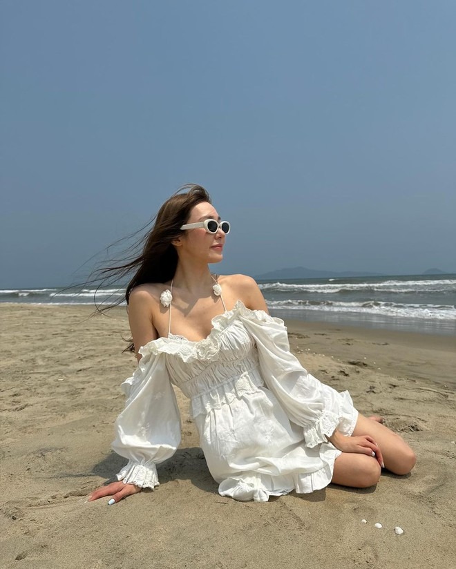 Mỹ nh&acirc;n 19 năm kh&ocirc;ng c&oacute; đối thủ v&igrave; nụ cười tuyệt phẩm nh&acirc;n gian: U40 vẫn l&agrave; s&aacute;ch mẫu thời trang cho g&aacute;i 18- Ảnh 15.