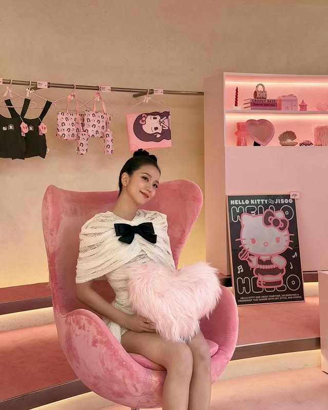 Showbiz c&oacute; h&agrave;ng vạn mỹ nh&acirc;n nhưng chỉ 1 người "đứng thở cũng xuất thần", mặc g&igrave; cũng ra kh&iacute; chất tiểu thư- Ảnh 9.