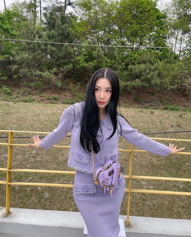 Mỹ nh&acirc;n 19 năm kh&ocirc;ng c&oacute; đối thủ v&igrave; nụ cười tuyệt phẩm nh&acirc;n gian: U40 vẫn l&agrave; s&aacute;ch mẫu thời trang cho g&aacute;i 18- Ảnh 12.