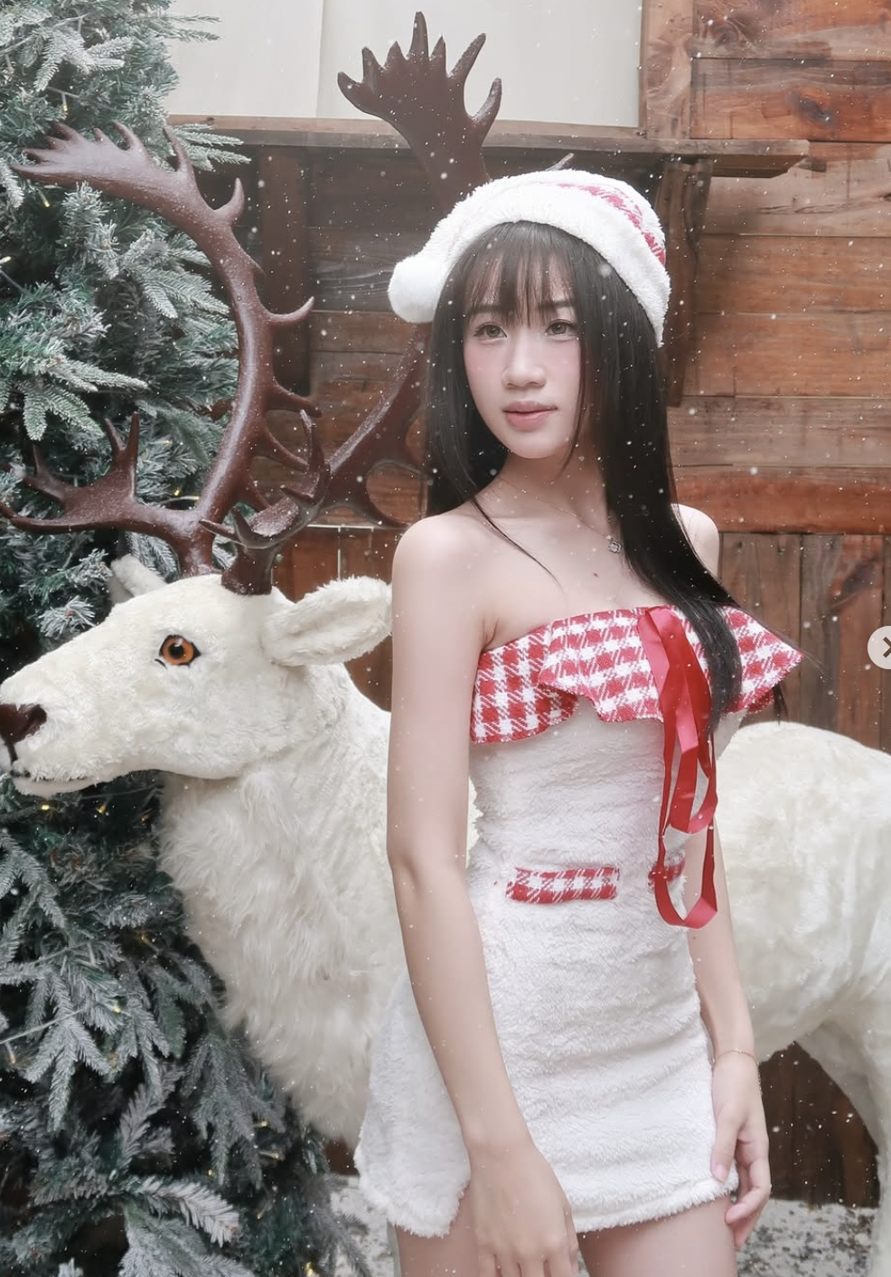 "Người h&ugrave;ng" U23 Việt Nam chiều bạn g&aacute;i hết cỡ, vừa v&agrave;o ph&ograve;ng thay đồ đ&atilde; vội gọi điện b&aacute;o tin vui chiến thắng- Ảnh 5.