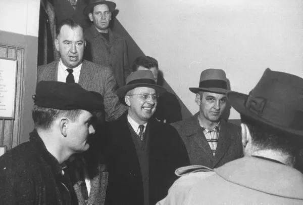 V&igrave; sao một người được chẩn đo&aacute;n mắc chứng t&acirc;m thần ph&acirc;n liệt thể hoang tưởng lại c&oacute; thể l&agrave;m rung chuyển New York bằng 22 quả bom- Ảnh 1.