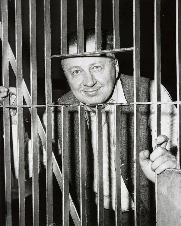 V&igrave; sao một người được chẩn đo&aacute;n mắc chứng t&acirc;m thần ph&acirc;n liệt thể hoang tưởng lại c&oacute; thể l&agrave;m rung chuyển New York bằng 22 quả bom- Ảnh 6.