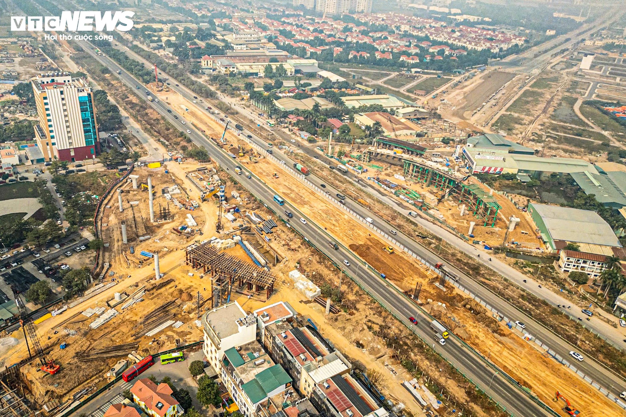 To&agrave;n cảnh n&uacute;t giao gần 2.400 tỷ đồng ở H&agrave; Nội nh&igrave;n từ tr&ecirc;n cao- Ảnh 2.