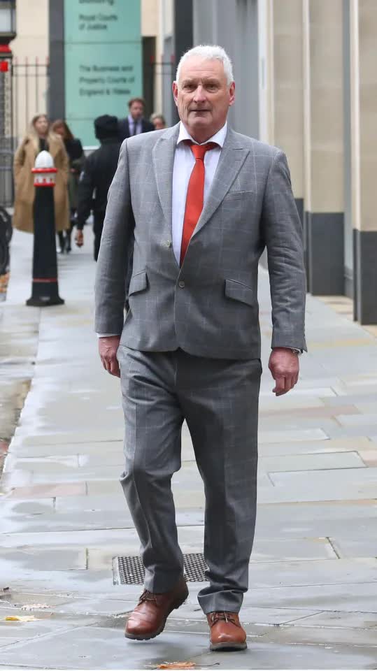 Mẹ qua đời để lại to&agrave;n bộ t&agrave;i sản cho chị g&aacute;i v&agrave; anh rể, người đ&agrave;n &ocirc;ng 70 tuổi đ&acirc;m đơn kiện, đ&ograve;i bồi thường 64 tỷ đồng- Ảnh 1.