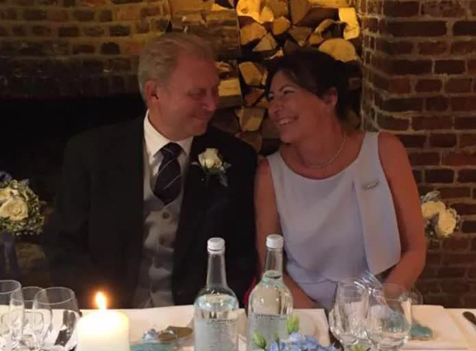 Mẹ qua đời để lại to&agrave;n bộ t&agrave;i sản cho chị g&aacute;i v&agrave; anh rể, người đ&agrave;n &ocirc;ng 70 tuổi đ&acirc;m đơn kiện, đ&ograve;i bồi thường 64 tỷ đồng- Ảnh 2.