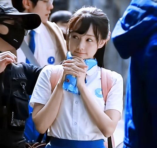 Đố ai đo&aacute;n được c&ocirc; g&aacute;i n&agrave;y 30 hay 16 tuổi: Mặt đẹp như thi&ecirc;n thần, cả thi&ecirc;n hạ c&oacute; đ&uacute;ng 1 người- Ảnh 1.