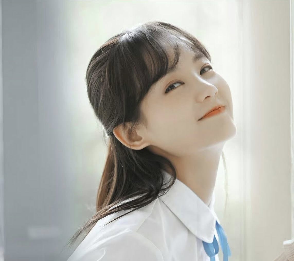 Đố ai đo&aacute;n được c&ocirc; g&aacute;i n&agrave;y 30 hay 16 tuổi: Mặt đẹp như thi&ecirc;n thần, cả thi&ecirc;n hạ c&oacute; đ&uacute;ng 1 người- Ảnh 2.